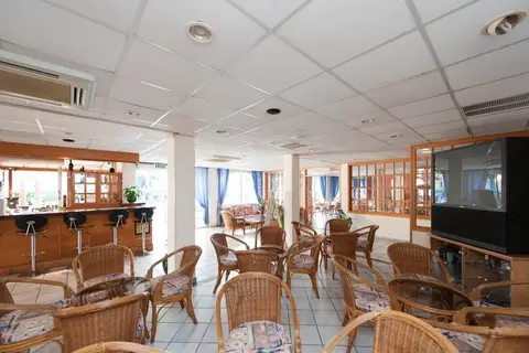 Green Bungalows in Ayia Napa — foto 11