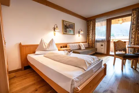 Hotel Cesa Tyrol in Canazei - Cianacei — foto 2