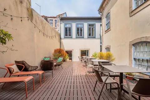 Casa do Patio by Shiadu in Porto