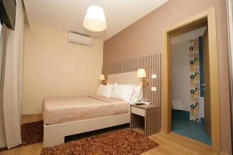 Hotel Vila 60 in Tirana — foto 4