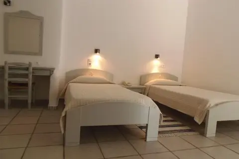 Manos in Νάουσα — foto 14