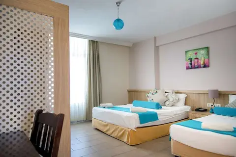 Ponz Boutique Hotel in Kuşadası — foto 3