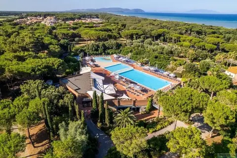 Riva degli Etruschi in San Vincenzo — foto 2