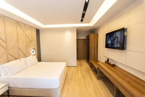 Fafa Aqua Palace Hotel in Golem — foto 3