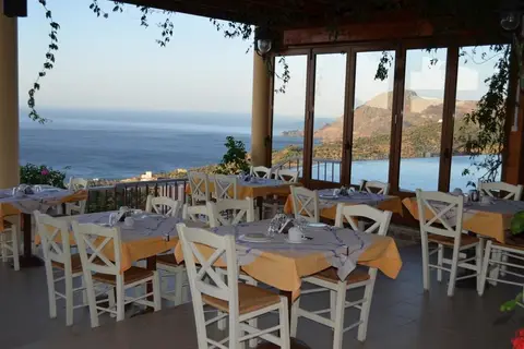 Stefanos Village Hotel in Πλακιάς — foto 27