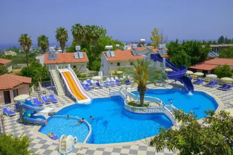 Riverside Garden Resort in Alsancak