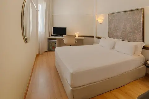 NH La Spezia in Gardone Riviera — foto 13