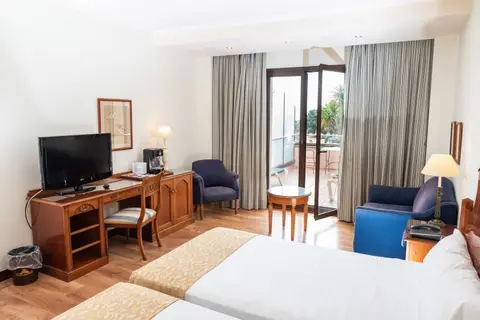 Hotel Termes Montbrio in Montbrió Del Camp — foto 13