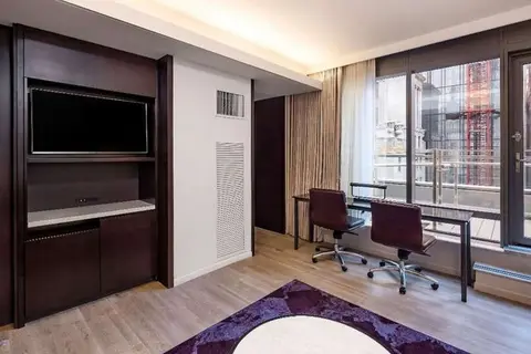 West 57th Street by Hilton Club in New York — foto 4