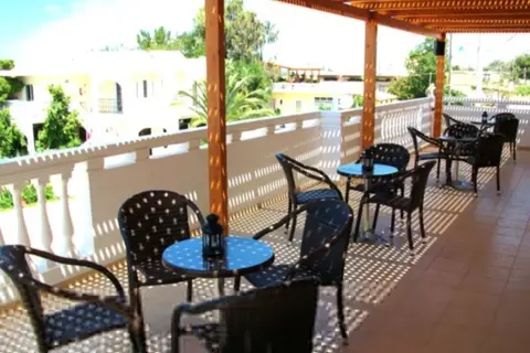 Golden Rose Suites in Kamisiana — foto 4