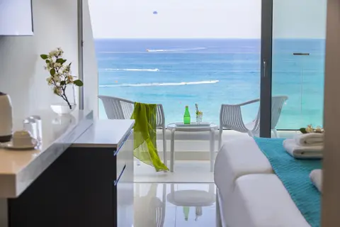Silver Sands Beach Hotel in Παραλίμνι — foto 28