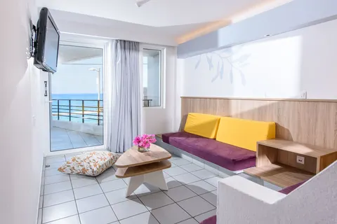 Alia Beach in Chersonisos Municipal Unit — foto 14