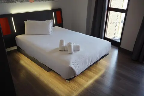 easyHotel Barcelona Fira in Barcelona — foto 11