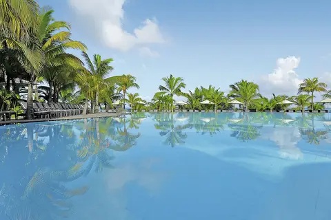 Victoria Beachcomber Resort & Spa in Pointe Aux Biches — foto 11