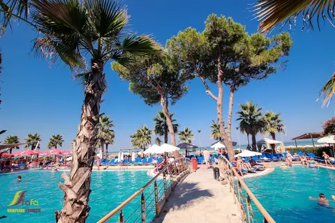 Fafa Premium Resort in Golem — foto 15