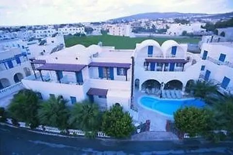 Black Sandy Beach in Santorini Sky, Luxury Resort, foto 15