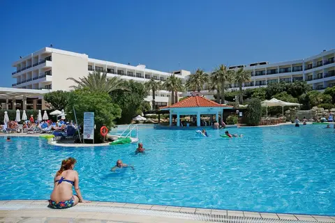 Avanti Hotel in Paphos — foto 9