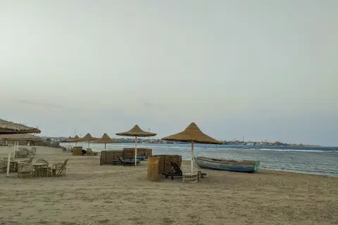 Dolphin Continental Hotel in القصير — foto 14
