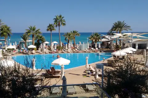 Vrissaki Beach Hotel in Παραλίμνι — foto 10