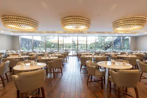 Wyndham Grand Istanbul Kalamis Marina Hotel in İstanbul — foto 23