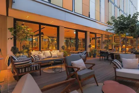 Hotel Indigo Larnaca in Larnaca — foto 8