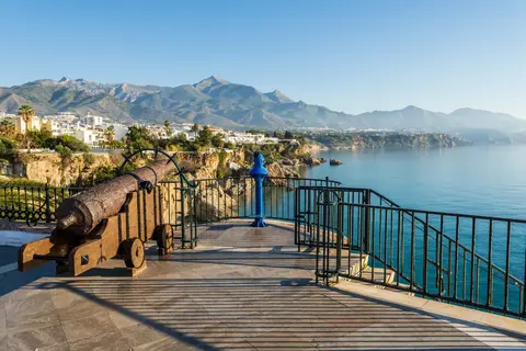 Ontdek Granada en de oostelijke Costa del Sol vanuit Nerja in Nerja