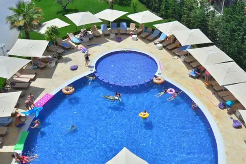 Sandy Beach Resort in Golem — foto 6