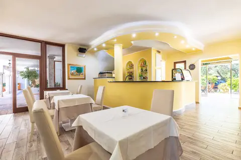 Bonsai Hotel in Santu Diadòru/San Teodoro — foto 7