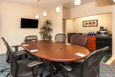 Ramada by Wyndham Jersey City in Jersey City — foto 12