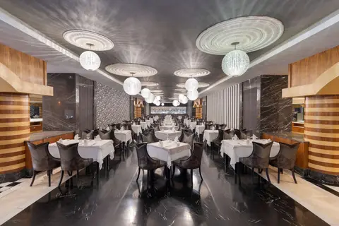 Royal Holiday Palace Hotel in Aksu — foto 19