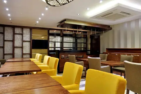 Avin Hotel in Konak — foto 2
