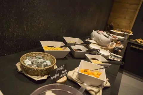 Hotel Monroc in Commezzadura — foto 4