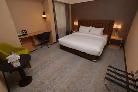 The Grand Lux Hotel in Doha — foto 13