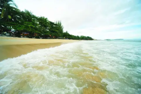 The Fair House Beach Resort in บ้านเฉวงน้อย — foto 14