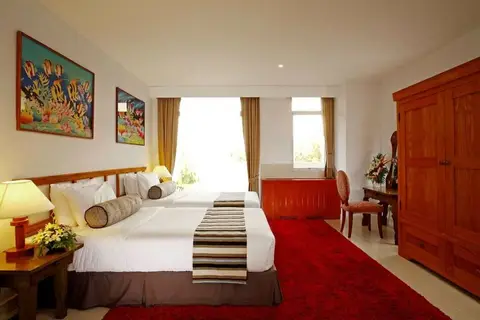 Waterfront Suites Phuket by Centara in ตำบลกะรน — foto 2