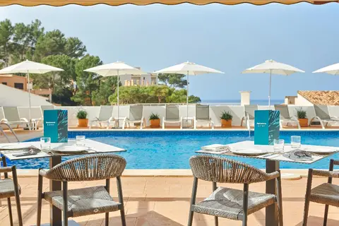 Universal Aparthotel Don Camilo in Sant Elm — foto 25