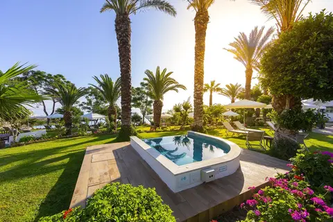 Crystal Springs Beach Hotel in Παραλίμνι — foto 28