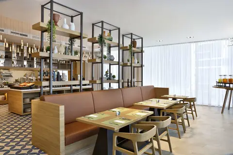 Hilton Garden Inn Dubai Business Bay in Dubai — foto 26