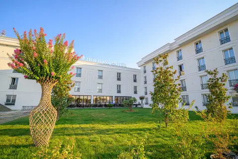 Airport Holiday Hotel in Farkë