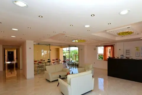 Golden Rose Suites in Kamisiana — foto 7