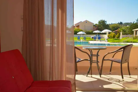 Megali Luxuries Apartments in Λιβάδι — foto 16