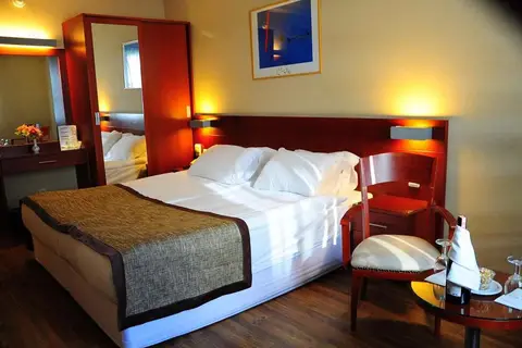 Feronya Hotel in Beyoğlu — foto 26