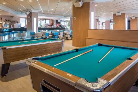 Golden Avenida Family Suites in Salou — foto 9
