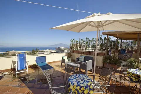 Hotel Tirrenia in Sorrento — foto 14