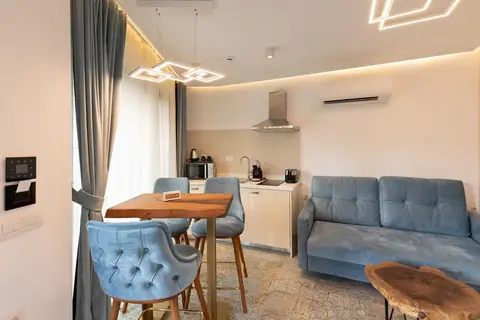 Lazar Lux in Agios Nikolaos Municipal Unit, foto 3
