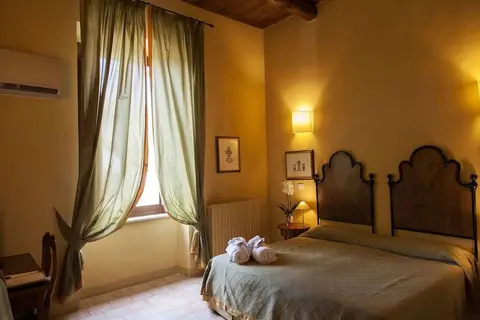 Palazzo Guiderocchi in Ascoli Piceno — foto 2