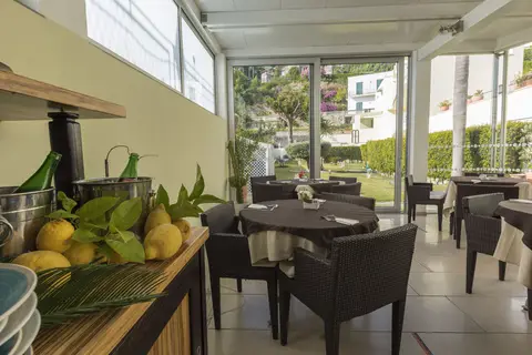 Marina 10 Boutique & Design Hotel in Ischia, foto 7