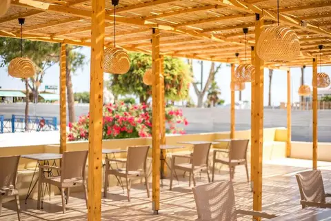 Atma Beach Room & Suites in Φαληράκι — foto 5