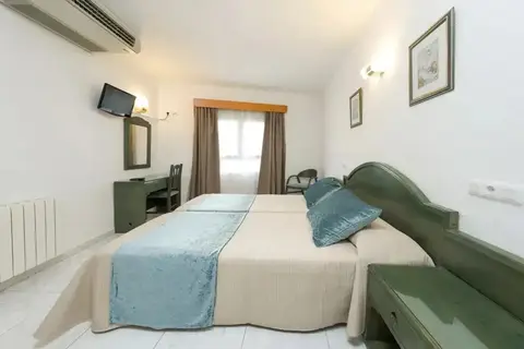 Hostal Mari in Sant Antoni de Portmany — foto 17