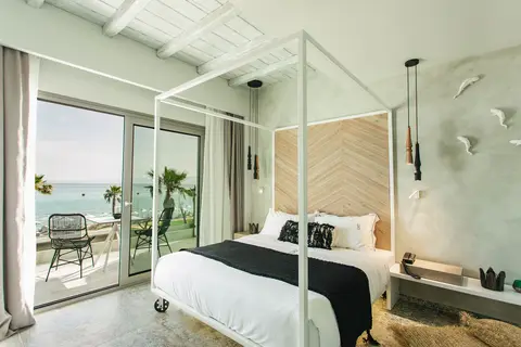 Blue Carpet Luxury Suites in Πευκοχώρι — foto 8